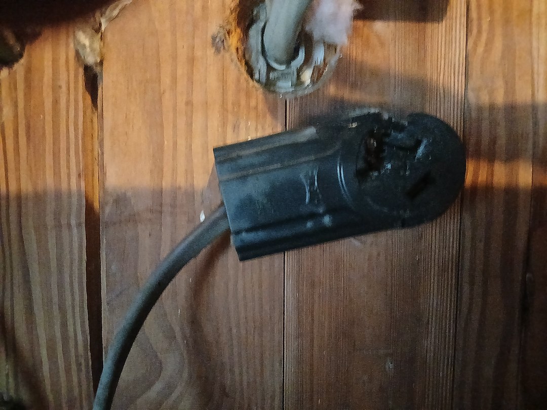 Burned Dryer Plug Found in Pensacola